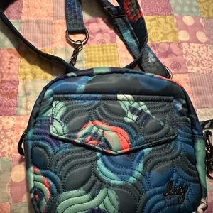 Lug swing bag